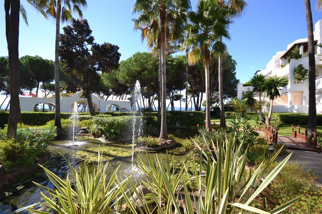 Apartment Urb. Alhambra Del Mar,